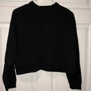Black cropped sweatshirt